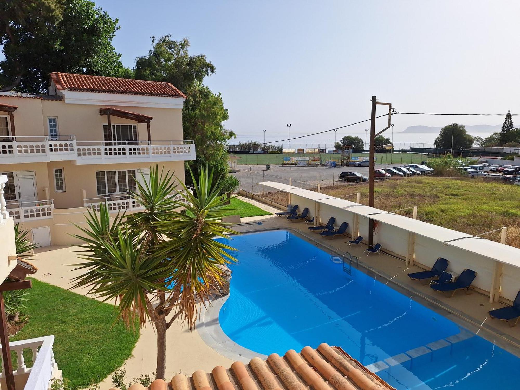 Perla 3* Agia Marina