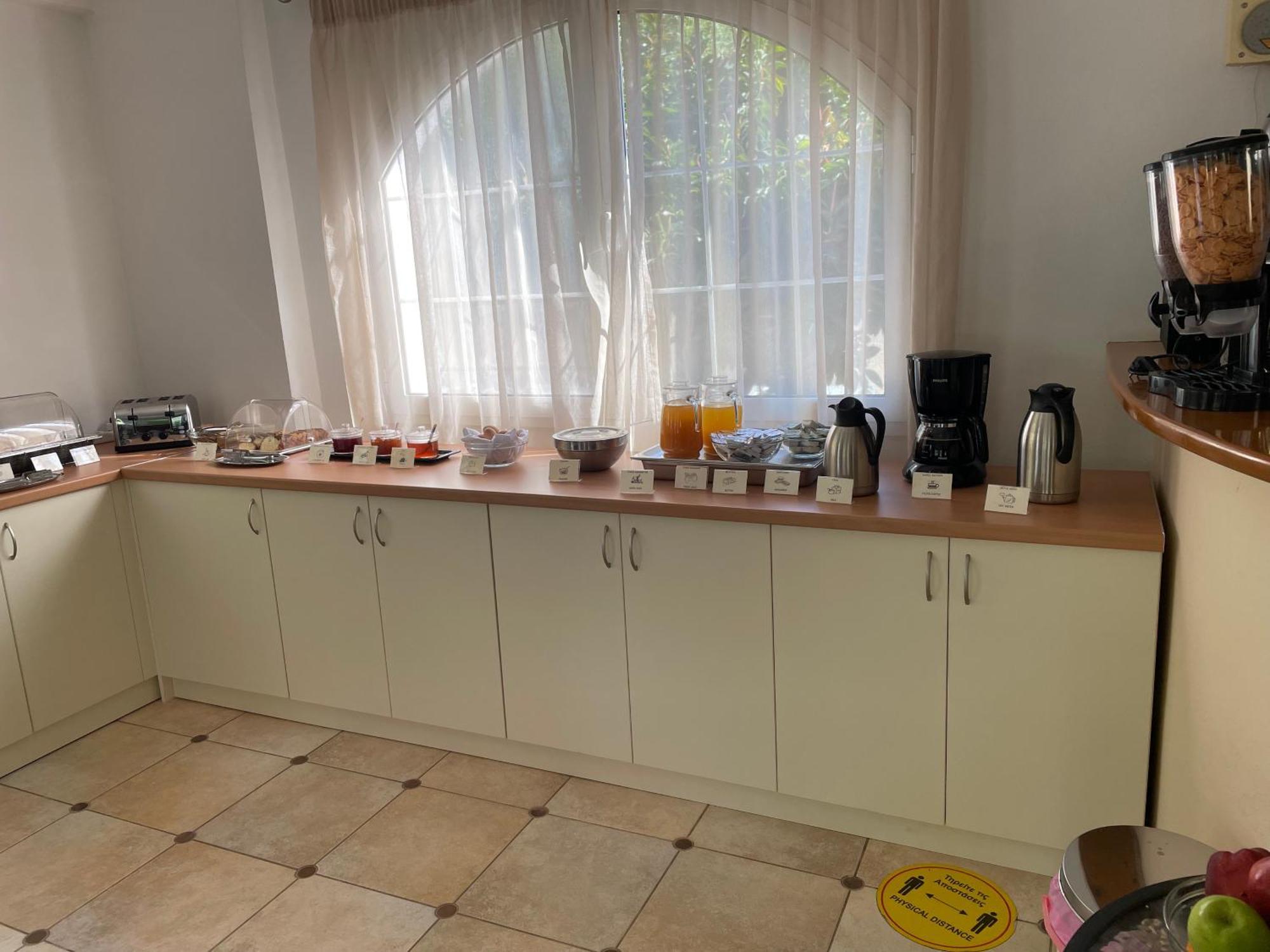 Perla Aparthotel Agia Marina (Crete)